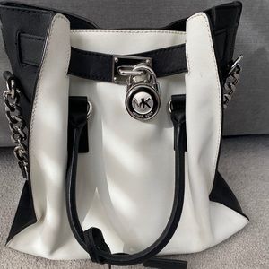 Michael Kors Tote Black and White. Barley used.